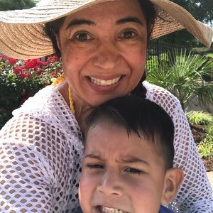 Meet your Posher, Yolanda